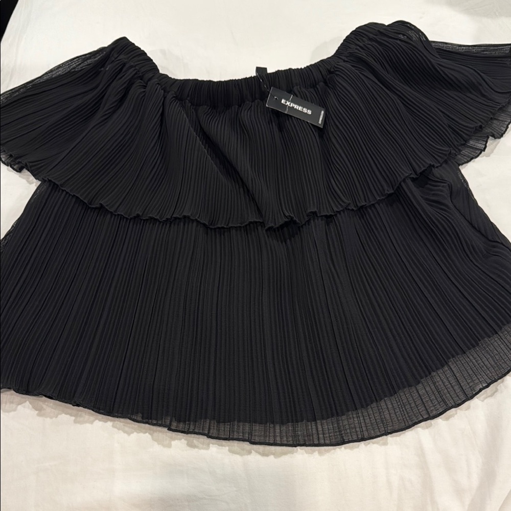 Express Off-Shoulder Black Pleated Skirt Set